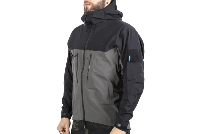 Emerson Gear Label Otter Hardshell Jacket · Blue gris