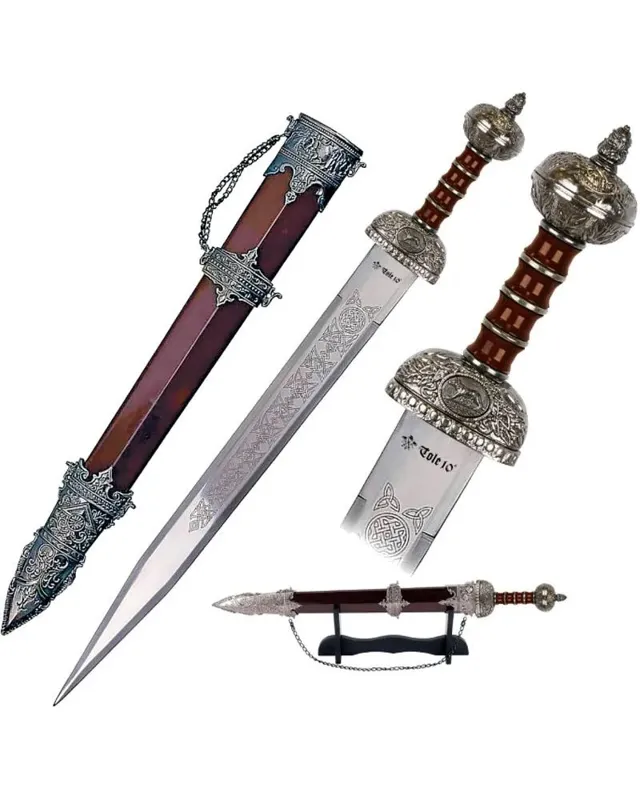 Espada con Vaina Decorada y Peana