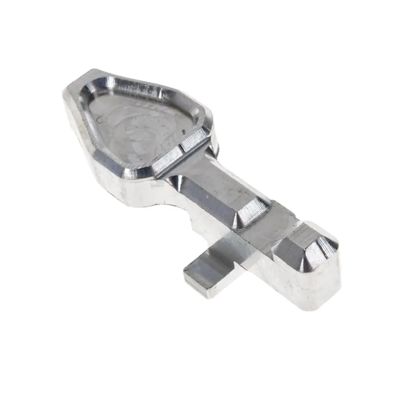 SAC CNC Bolt Catch Für M4 · Plata
