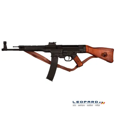 STG 44 con Correa - Alemania 1943 - Denix