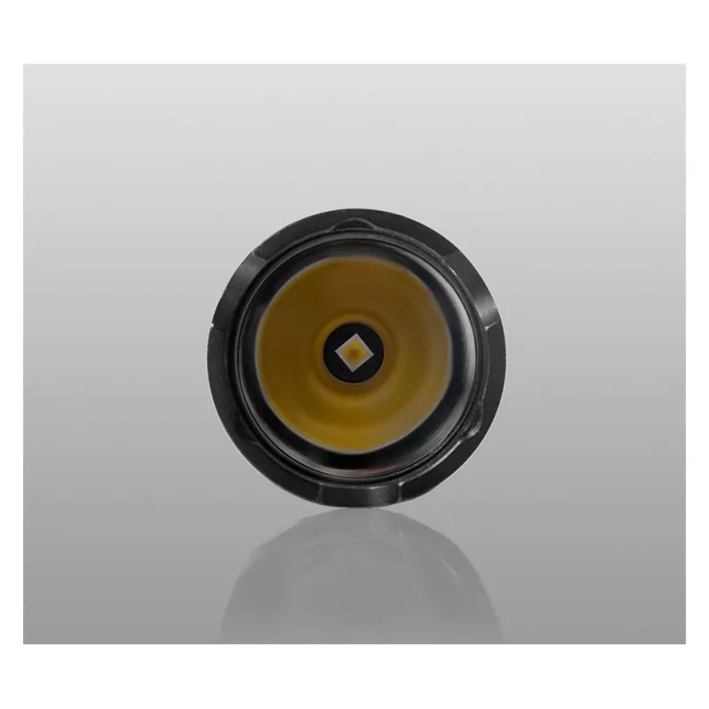 Armytek Predator Pro XHP35 Hi · Blanco