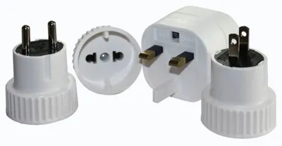 Set de 4 Adaptadores de Enchufes Universales - Relags
