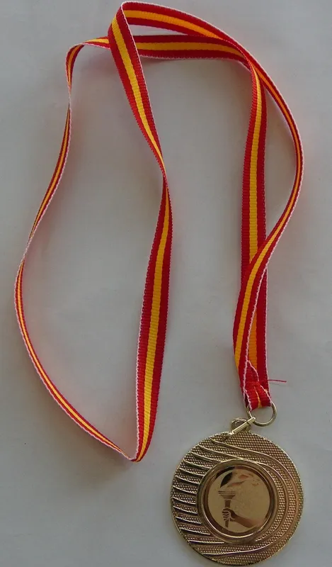 TROFEOS MADRID Medalla con Cinta · Oro