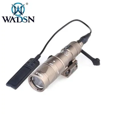 SF M300W Mini Scout Light (Strobo) - Wadsn