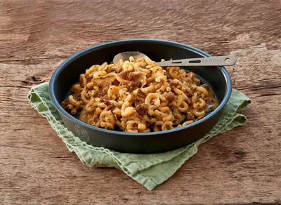 Estofado con Carne y Noodles - Trek'n Eat