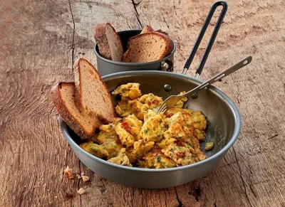 Huevos Revueltos con Cebolla - Trek'n Eat