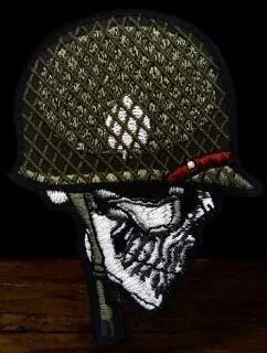 Calavera con Casco de Combate