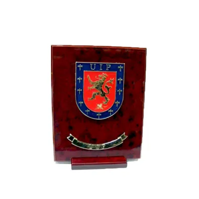 Metopa UIP Cuadrada Sobremesa (19,5 x 24,5) - SHOKE
