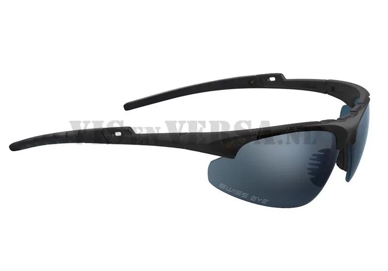 Swiss Eye Apache · Negro