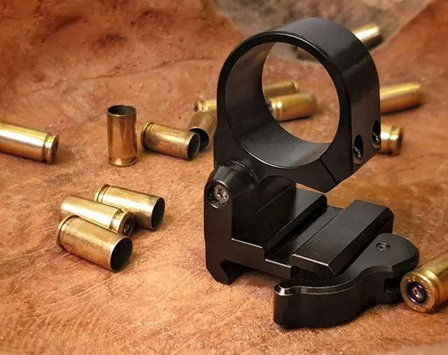 York Development Flip Mount · Negro