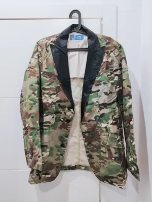 9 Suit