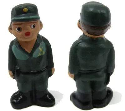 Figura Guardia Civil con Gorra y Nuevo Vestuario
