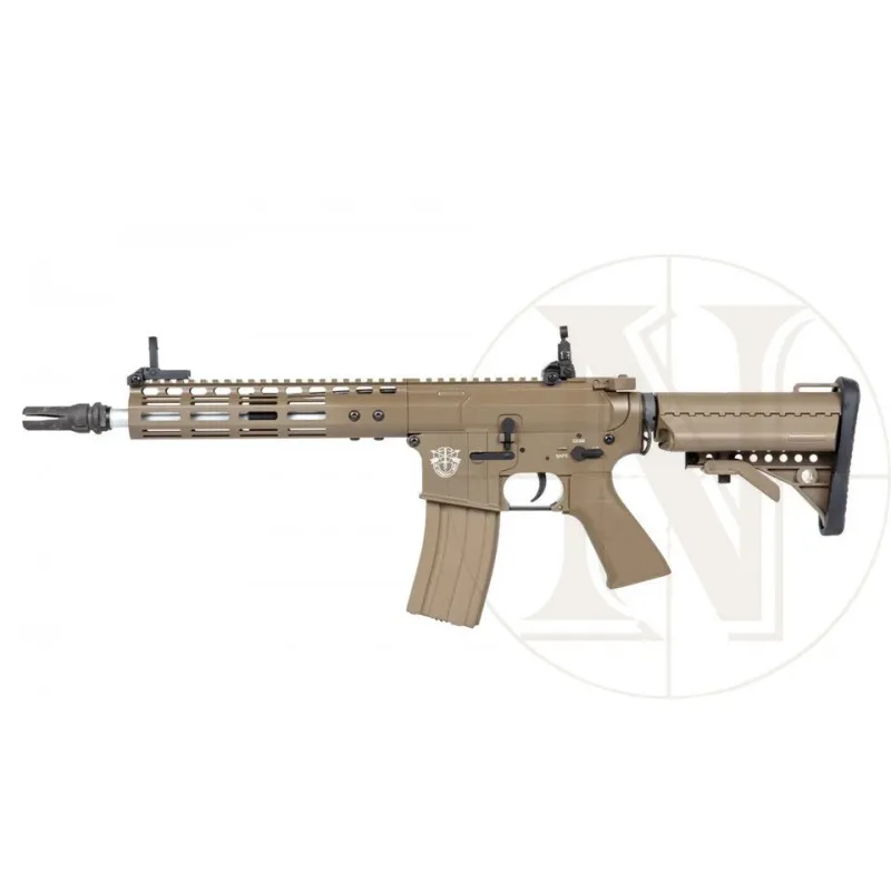 M4 EC-867 Kestrel (EIC-01-043687) · Tan / FDE
