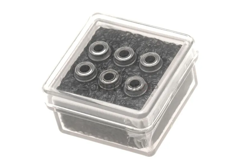 Ball Bearing · Negro