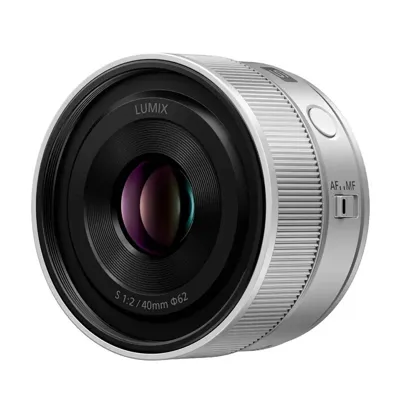 LUMIX S 40mm F2 - Panasonic