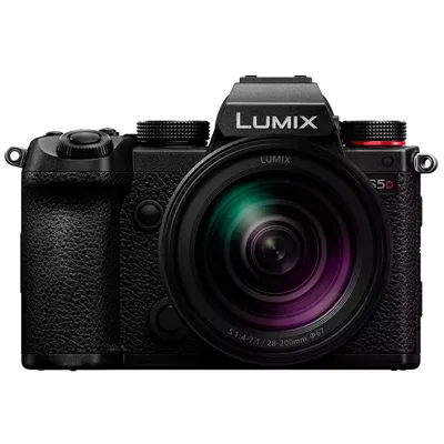Lumix S5D + 28-200MM F4-7.1 - Panasonic