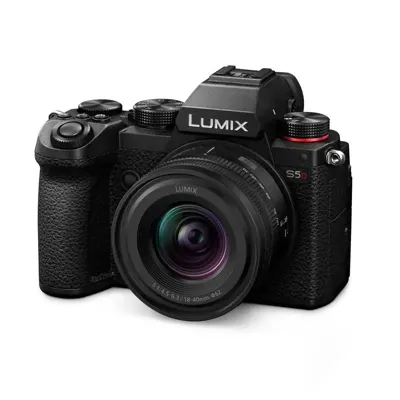 Lumix S5D + 18-40MM F4.5-5.6 - Panasonic