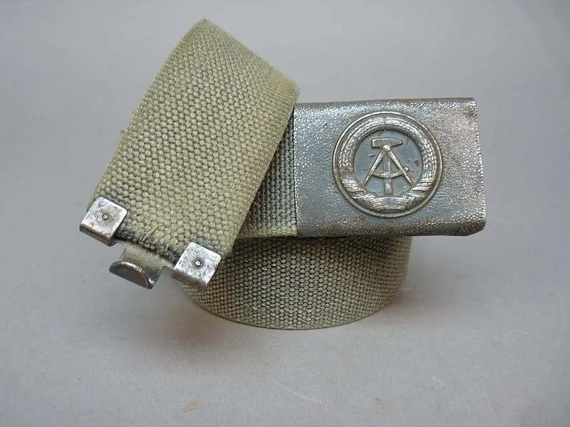 1E Model DDR Webbing Koppel Met Haakje