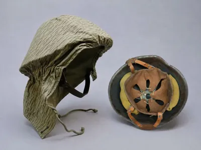 DDR NVA Helm, 2E Model