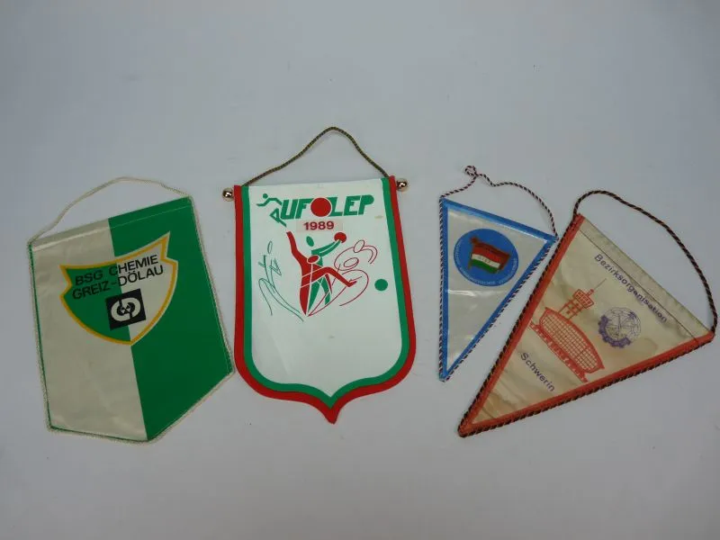 Van 4 Vintage DDR Vaantjes