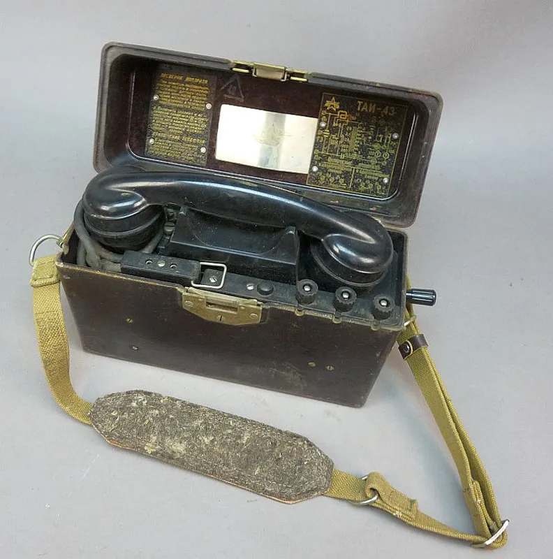 TAI-43 Sovjet Veldtelefoon