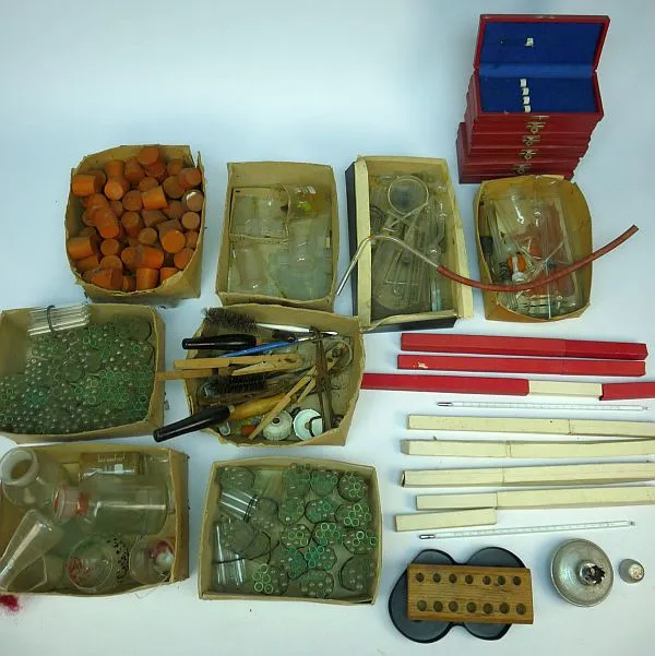 Zeer Groot Lot Laboratorium Materiaal!