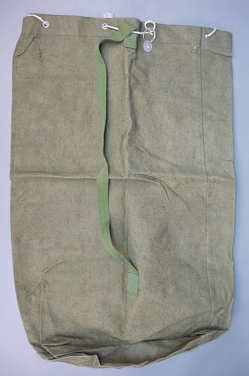 DDR NVA Groene Plunjezak, Groot Model