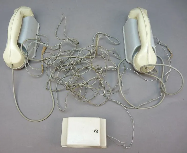 DDR Wandtelefoon Set