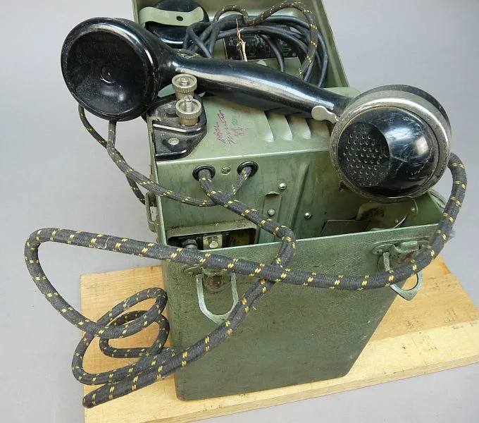 Poolse? M-34 Veldtelefoon