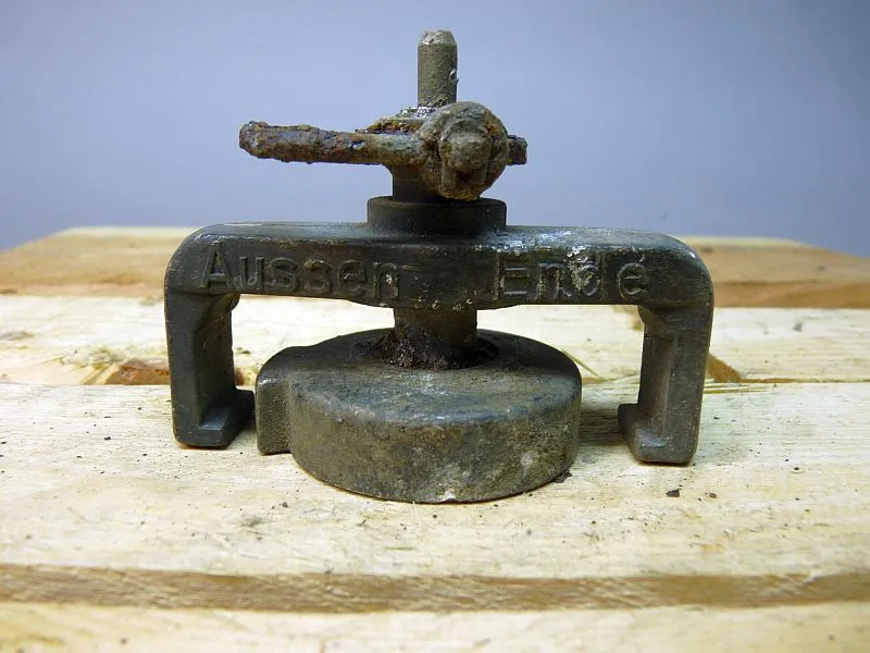 Bodemvondst WW2 Kabel Klem