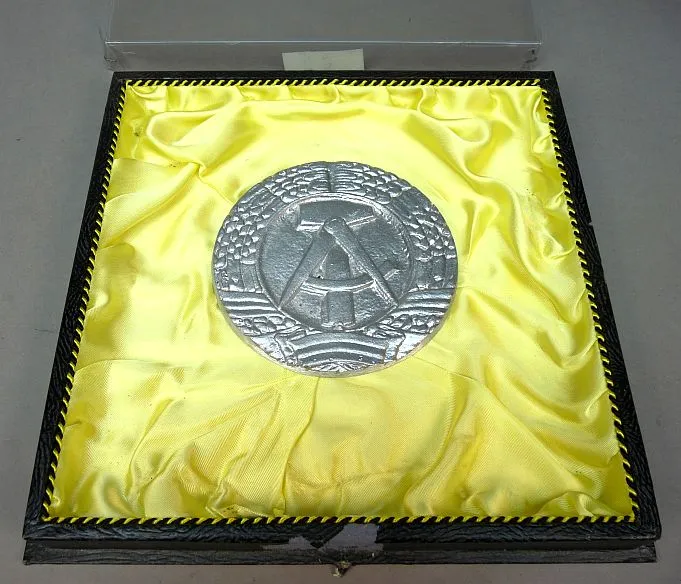 DDR Erengeschenk in Doos