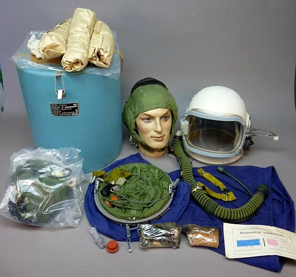 Sovjet / NVA GSH-6A Pilotenhelm