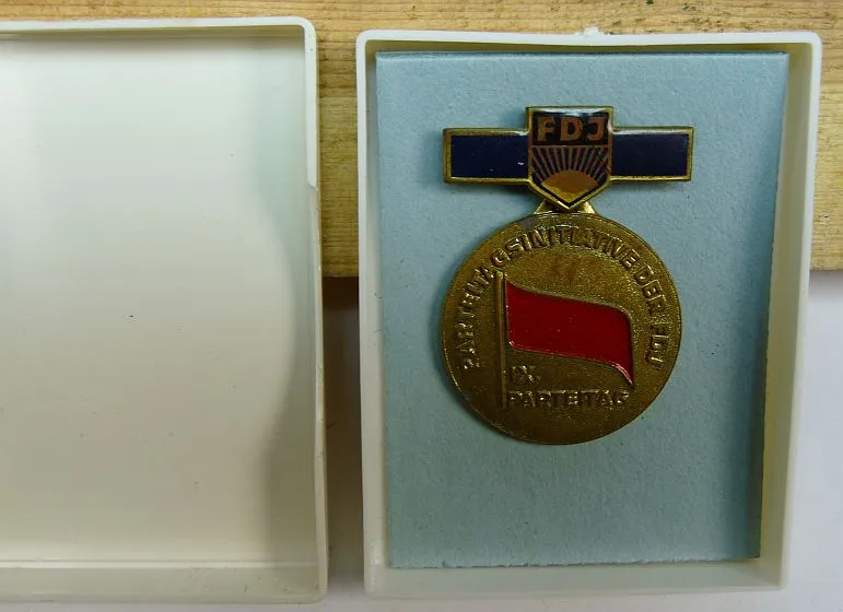 DDR FDJ Medaille IX Parteitag