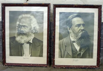 2 DDR Ingelijste Portretten Van Karl Marx en Friedrich Engels, Jaren 50