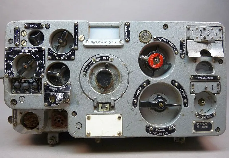 Sovjet / NVA R-123MT Zender/Ontvanger