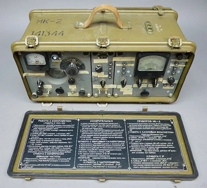 Sovjet IK-2 Zender/Ontvanger Testkast