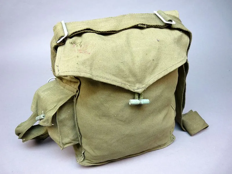 KVP Gasmaskertas (Kazernierte Volkspolizei)