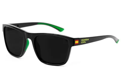 Guardia Civil con Modelo Ideal para Patrulla
