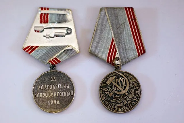 Medaille Held Van de Arbeid…