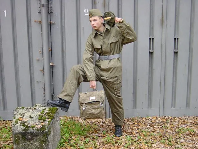 DDR Kampfgruppen Uniform