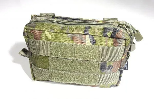 Foraventure MOLLE Rectangular Velcro · Pixelado boscoso
