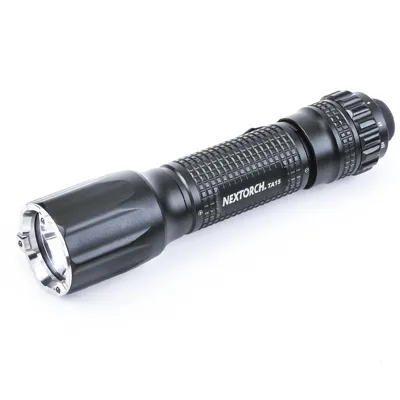 Táctica TA15 V2.0 – 700 Lúmenes, IPX8, Multibatería - Nextorch