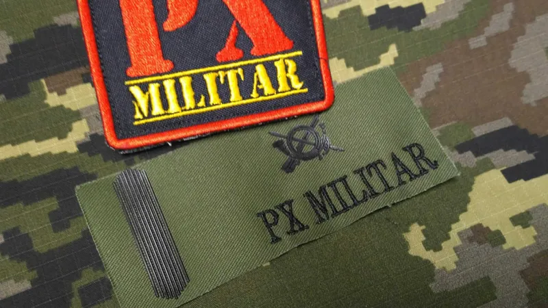 Galleta Plástica Bordada Infantería