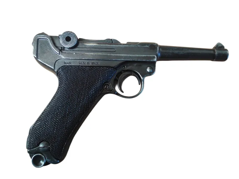 WH Luger P08, Aged, Model Pistol #2143 · Negro
