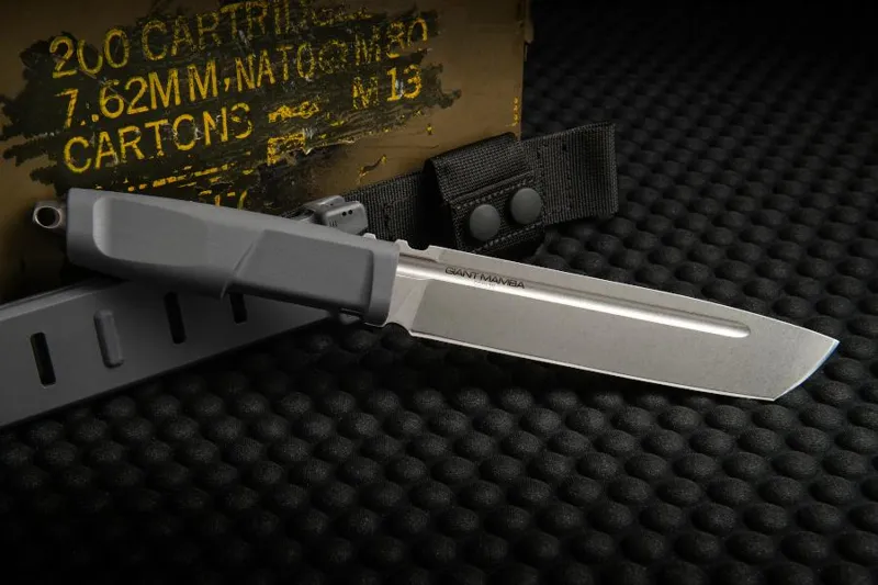 Extrema Ratio Giant Mamba · Gris