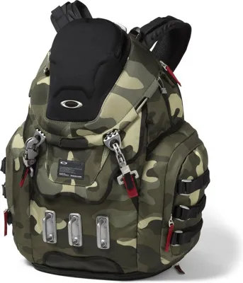 SI Kitchen Sink Rucksack Worn - Oakley
