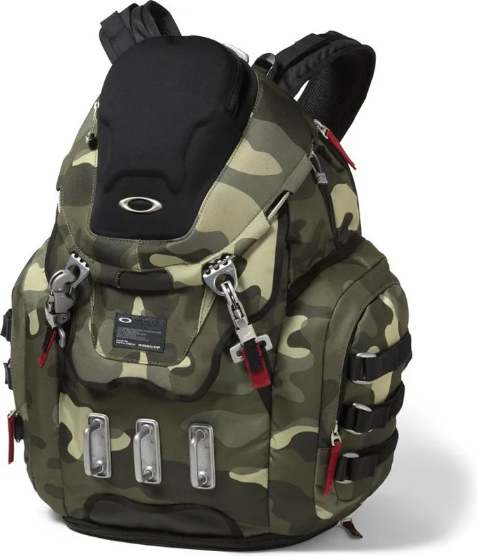 Oakley SI Kitchen Sink Rucksack Worn · Verde / OD