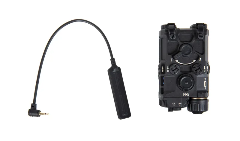 Wadsn Et Ogl - Red Laser · Negro