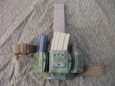 5.56 Porta Caricatori Cosciale A-Tacs per Serie M4-M16 - Klaus