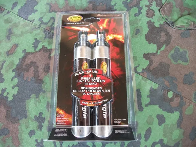 Brass Eagle CO2 Kit Due Bombole 40OZ-90GR